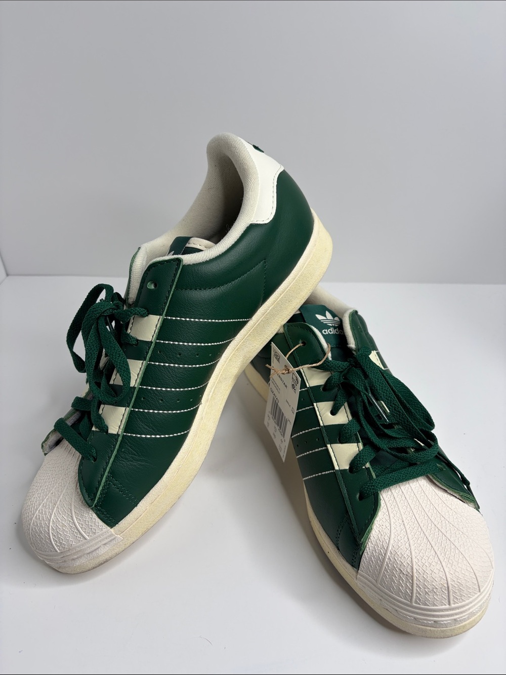 adidas Men’s Green & White Low-Top Superstar Sneakers GZ4743